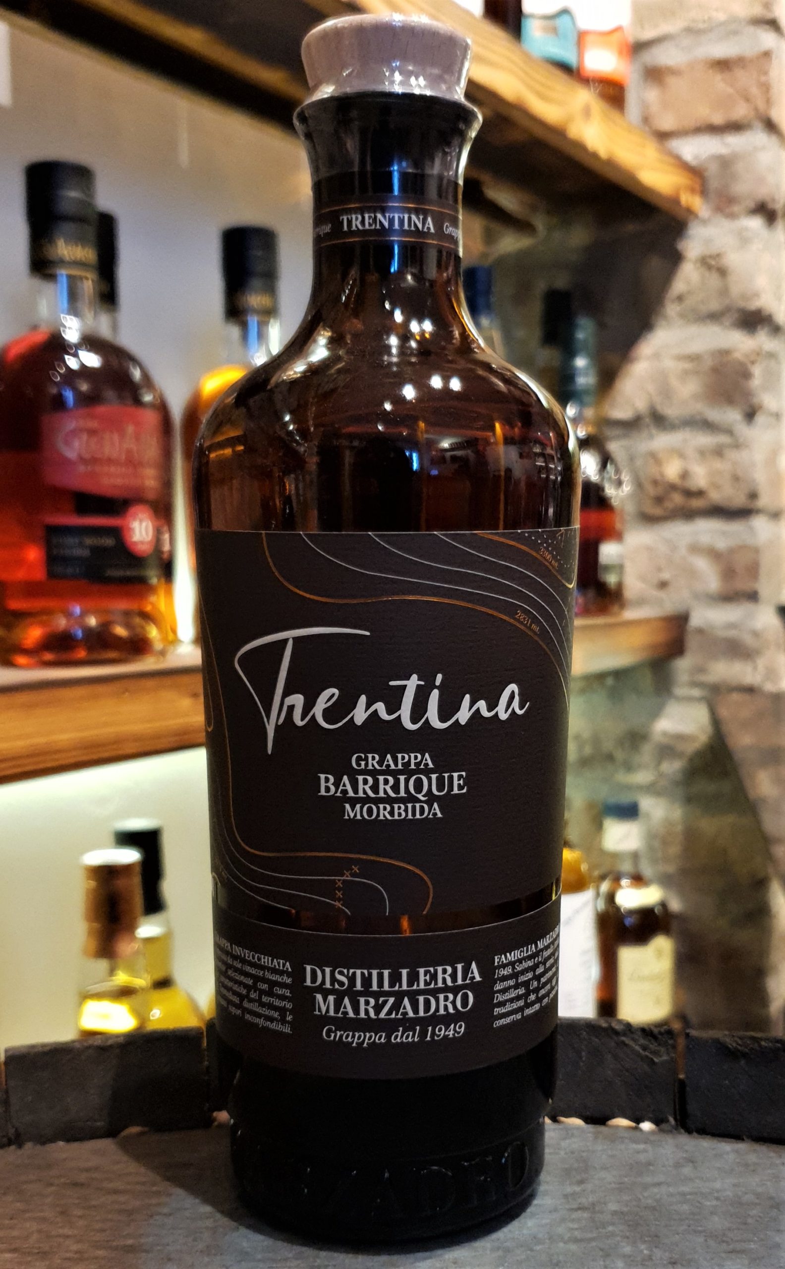 – Postert Spirituosenhandel – 0,7l und La rechtsrheinisch – Grappa – – Whisky Morbida Whisky, Trentina 41% Rum Köln